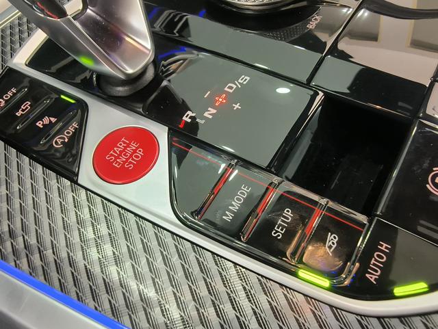 BMW X5 M 2020 immagine di auto #10