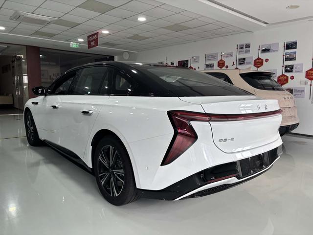 HongQi EH7 2025 #10 HongQi EH7 2025 car image #10