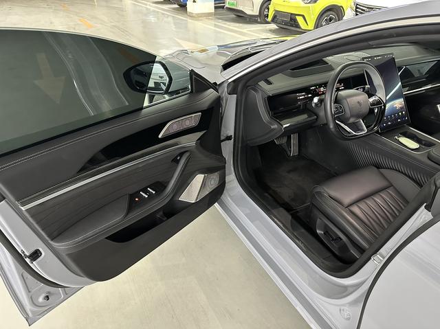 哪吒汽车 哪吒S猎装 2024 #10 哪吒汽车 哪吒S猎装 2024 汽车图片 #10