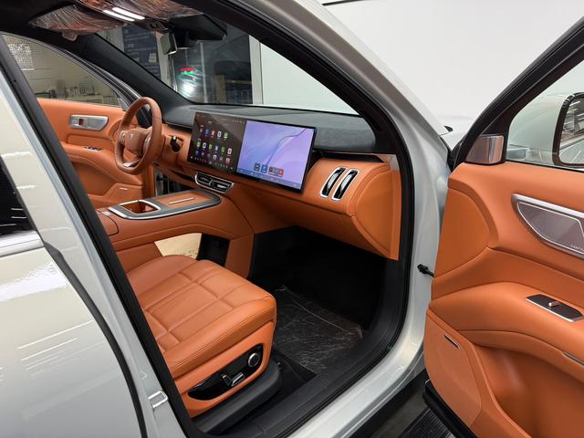 Deepal S09 2025 car image #10