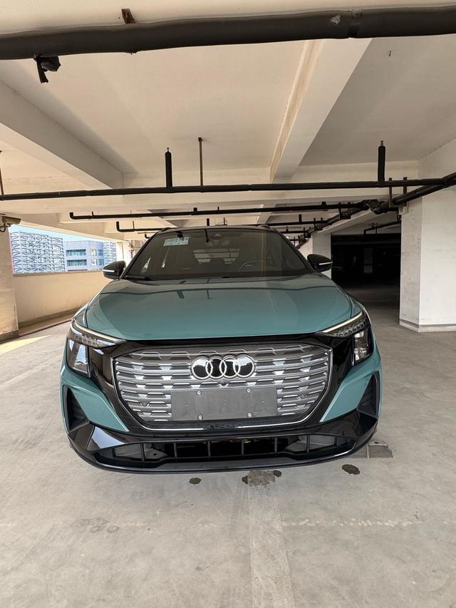Audi Q5 e-tron 2023 immagine di auto #10