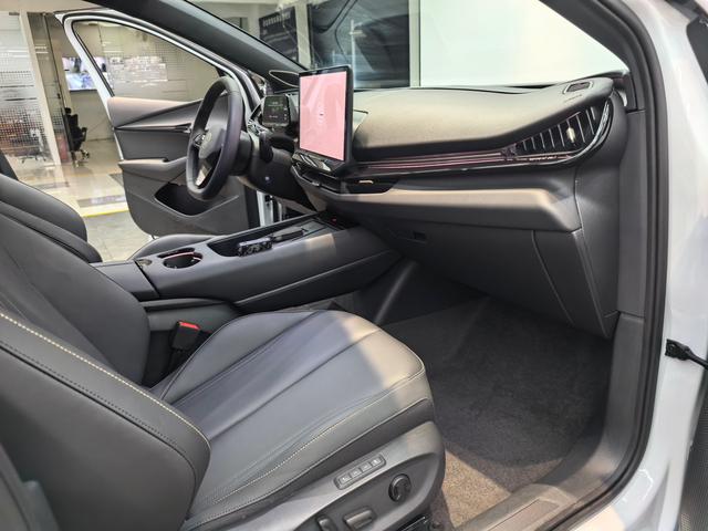 Volkswagen ID.UNYX 06 2024 image de voiture #10