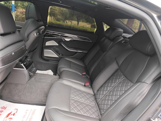 Audi S8 2021 car image #10
