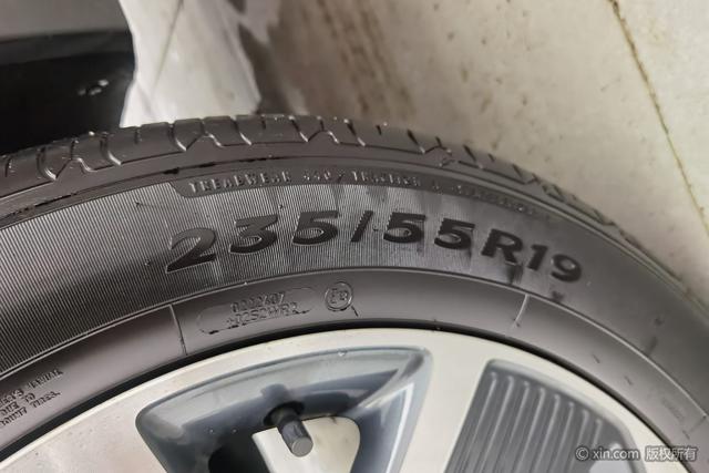 Chevrolet Equinox Plus 2024 car image #10