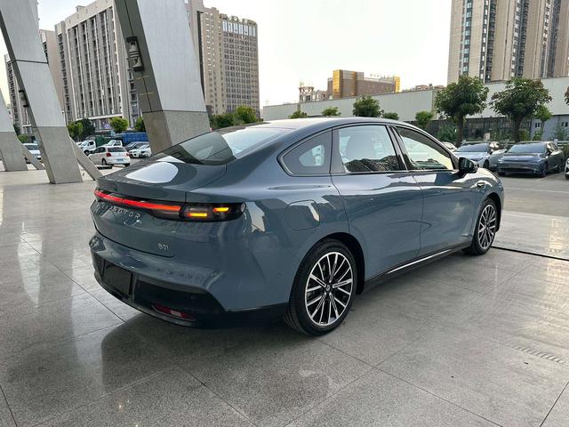 零跑汽车 零跑B01 2025 汽车图片 #10