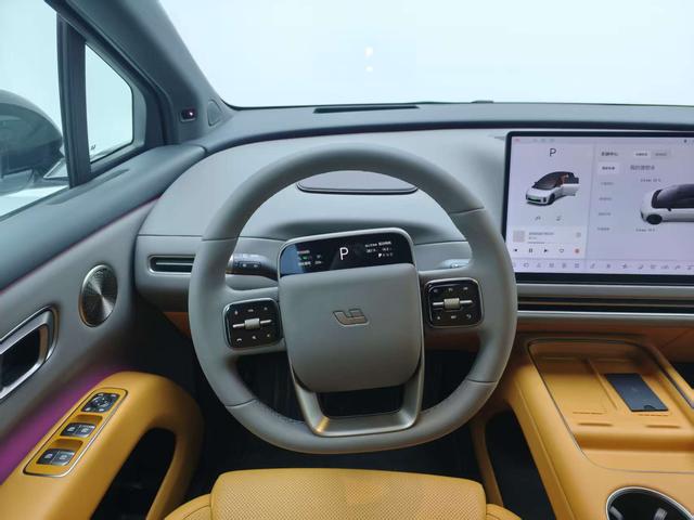 Li i8 2025 image de voiture #10