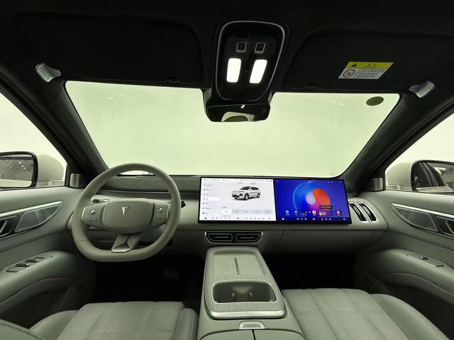 Deepal S09 2025 car image #10