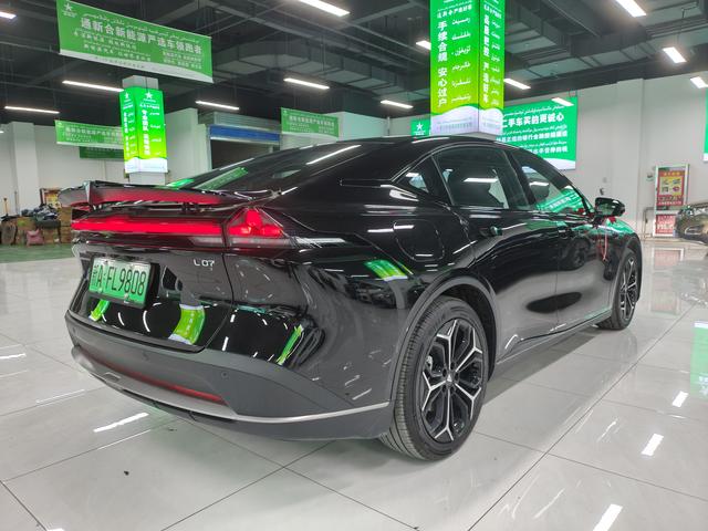 Deepal L07 2025 car image #10