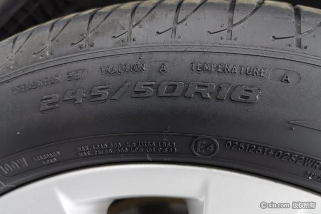 BMW 5 Series GT 2011 immagine di auto #10