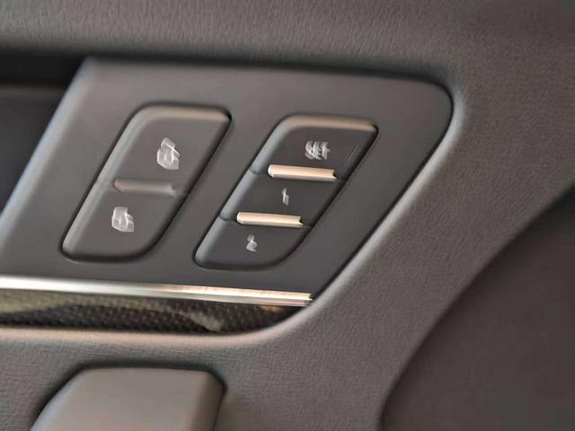 Audi SQ5 2023 صورة سيارة #10