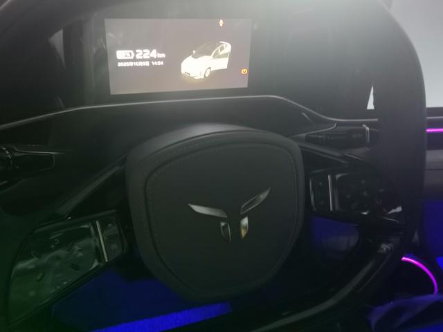 HongQi EH7 2025 #10 HongQi EH7 2025 car image #10