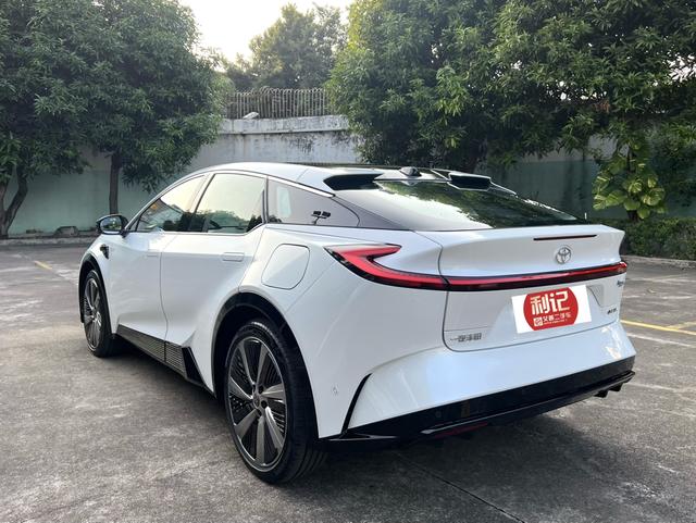 丰田 丰田bZ5 2025 汽车图片 #10