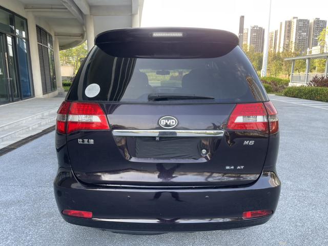 BYD M6 2014 car image #10