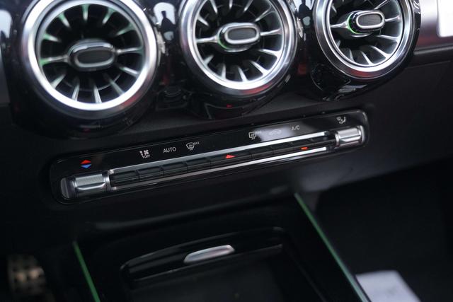 Mercedes-Benz GLB AMG 2022 #10 Mercedes-Benz GLB AMG 2022 car image #10