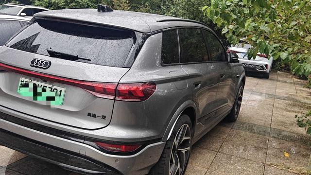 Audi Q6L Sportback e-tron 2025 car image #10