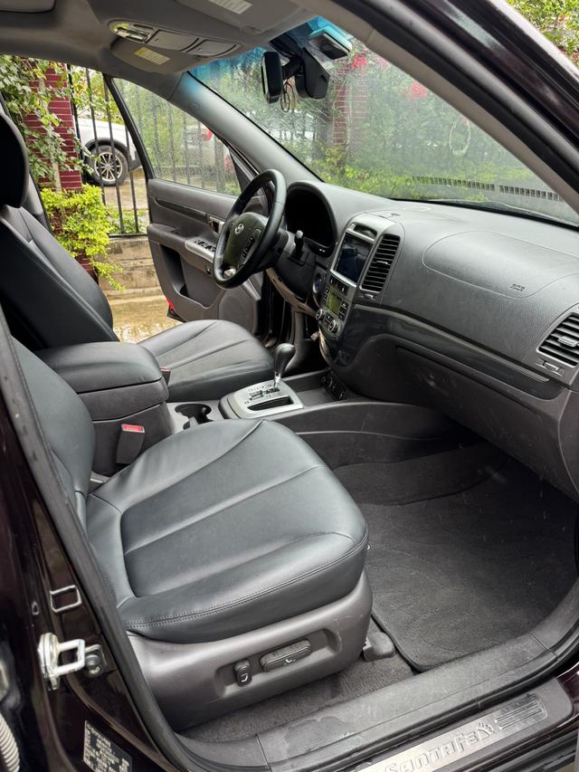 Hyundai Santa Fe Classic 2010 car image #10