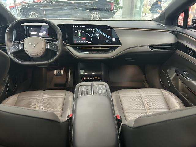 HongQi EH7 2024 car image #10