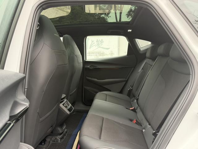 Volkswagen ID.UNYX 06 2024 image de voiture #10