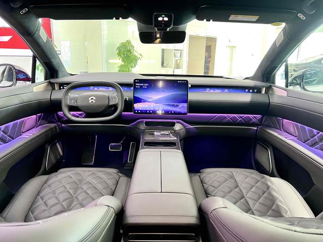 NIO ET9 2025 immagine di auto #10