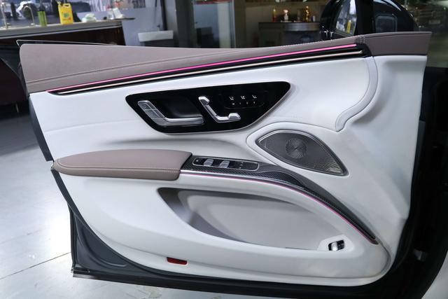 Mercedes-Benz EQS AMG 2023 #10 Mercedes-Benz EQS AMG 2023 car image #10