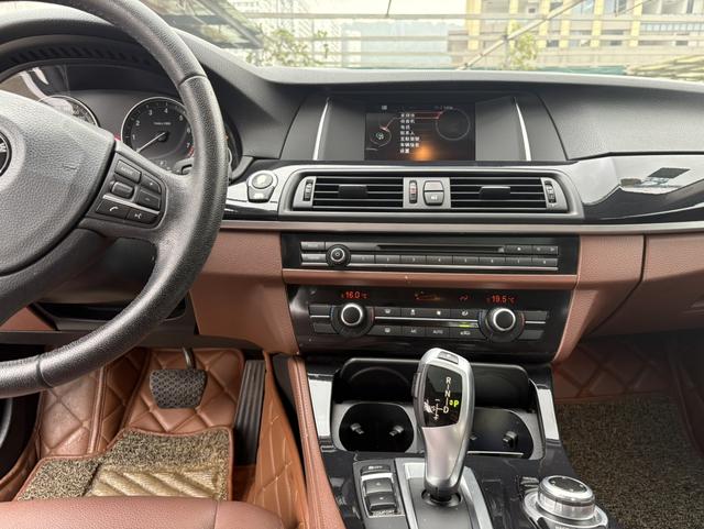 BMW 5 Series (Imported) 2017 car image #10