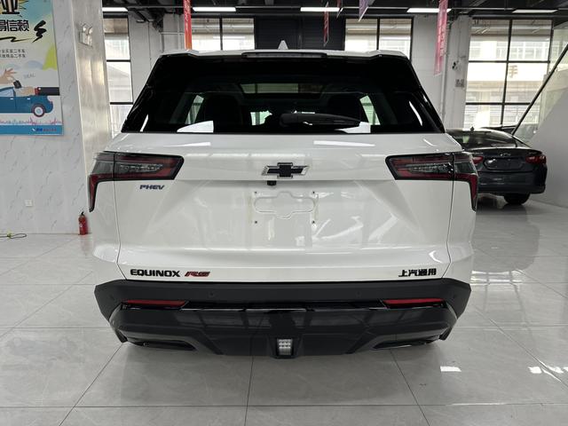 Chevrolet Equinox Plus 2025 car image #10