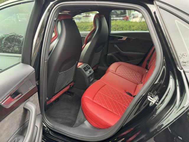 Audi S4 2018 car image #10