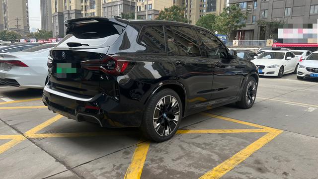 BMW iX3 2024 #10 BMW iX3 2024 car image #10