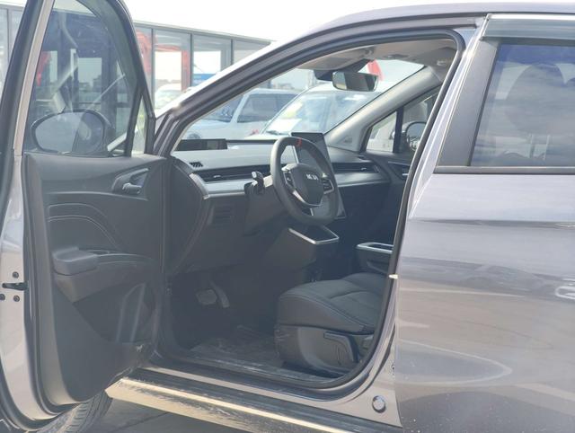 哪吒汽车 哪吒AYA 2024 汽车图片 #10