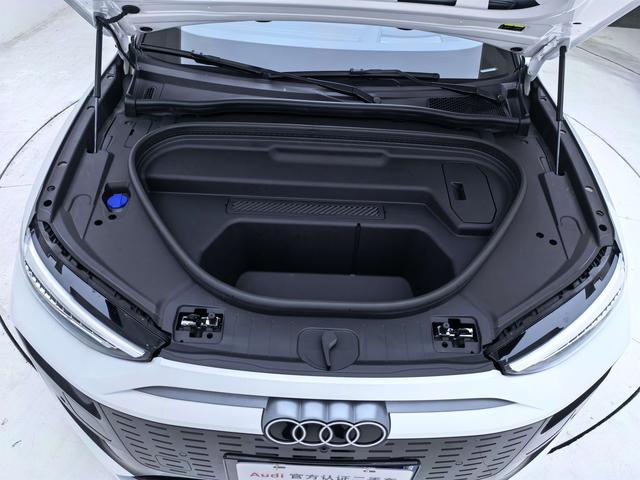 Audi Q6L Sportback e-tron 2025 #10 Audi Q6L Sportback e-tron 2025 car image #10