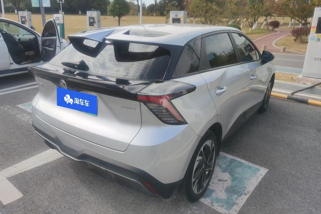 MG 4 EV 2024 car image #10