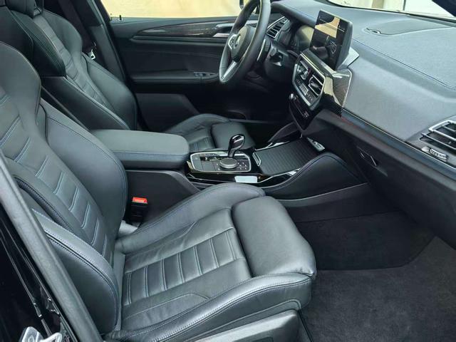 BMW X4 M40i image de voiture #10