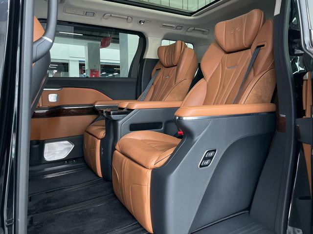 HongQi HQ9 2022 #10 HongQi HQ9 2022 car image #10