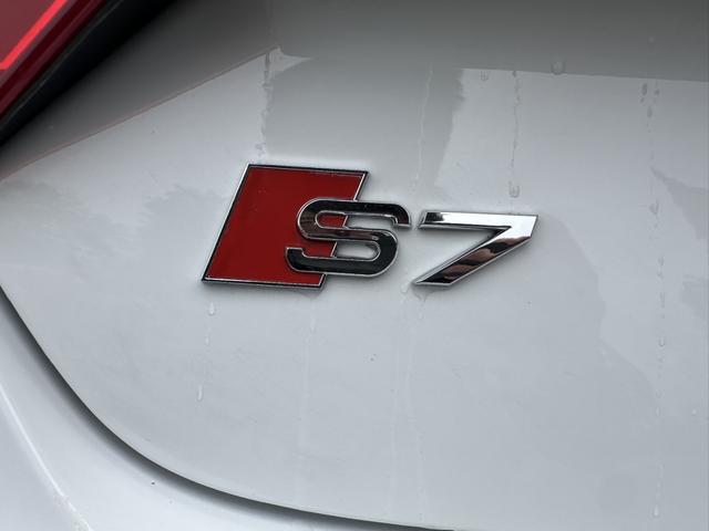 Audi S7 2016 car image #10