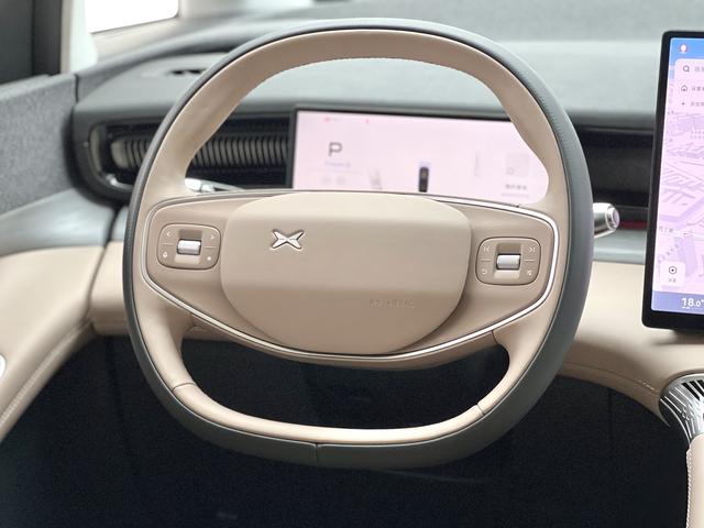 Xpeng X9 2024 صورة سيارة #10