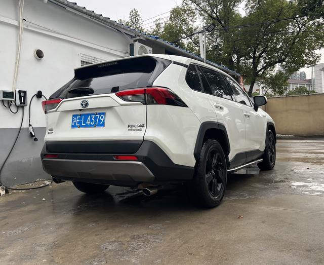 Toyota RAV4 Hybird E+ 2020 immagine di auto #10