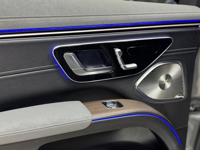 Mercedes-Benz EQS SUV 2023 imagem de carro #10