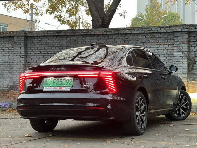 HongQi H5 PHEV 2025 #10 HongQi H5 PHEV 2025 car image #10