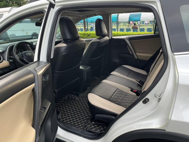 Toyota RAV4 Hybird E+ 2016 car image #10