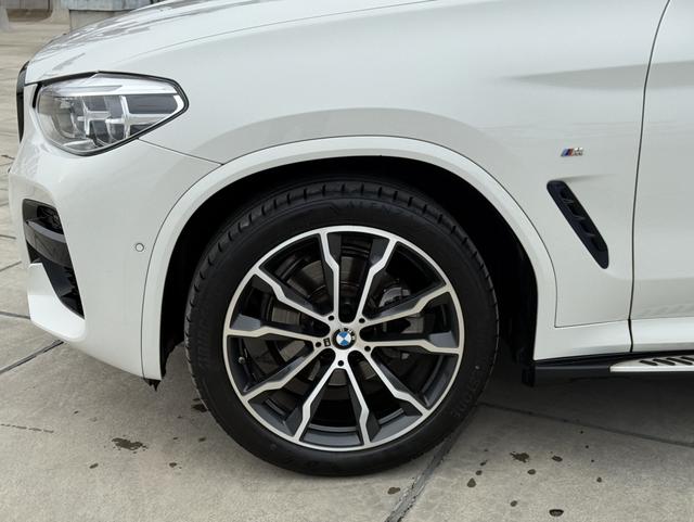 BMW X4 2021 car image #10