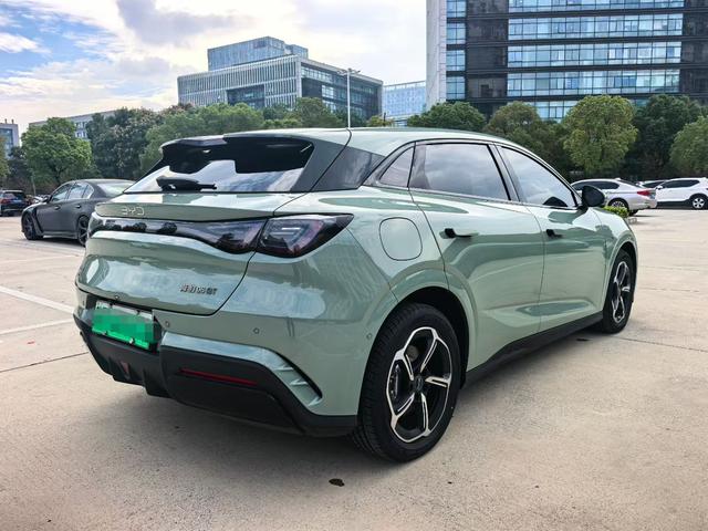 BYD Seal 06GT 2025 car image #10