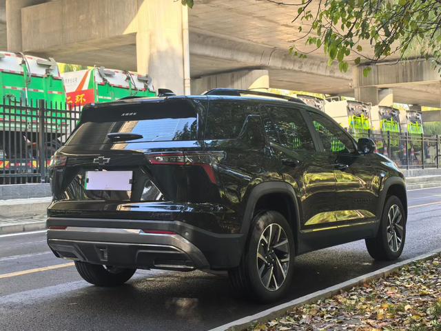 Chevrolet Equinox Plus 2024 car image #10