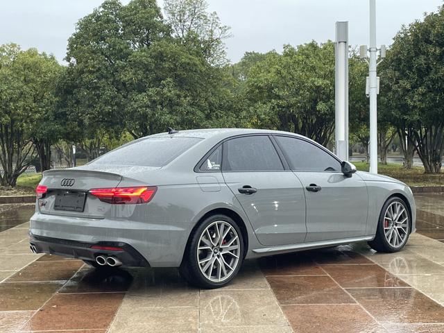 Audi S4 2023 صورة سيارة #10