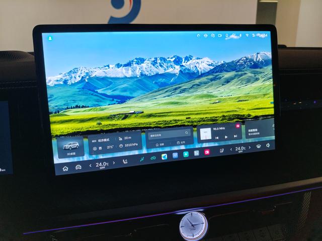 Tank 500 2024 car image #10