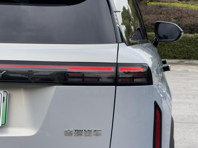 Chery Exploration 06 C-DM 2024 immagine di auto #10