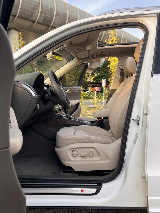 Audi Q5 (Imported) 2012 car image #10