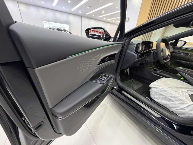 HongQi EH7 2024 car image #10