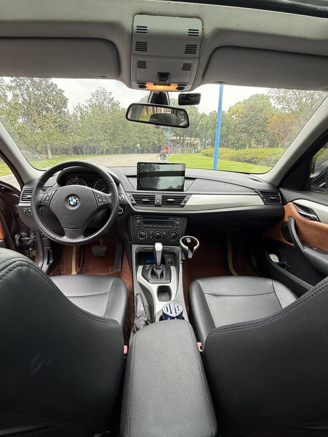 BMW i5 M60 2012 car image #10