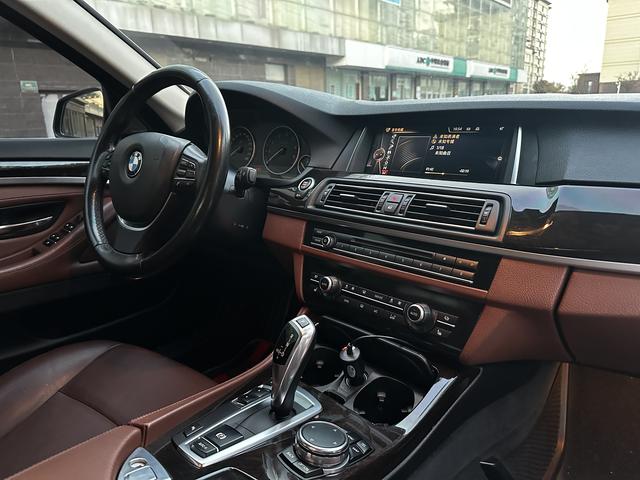 BMW i5 M60 2016 car image #10