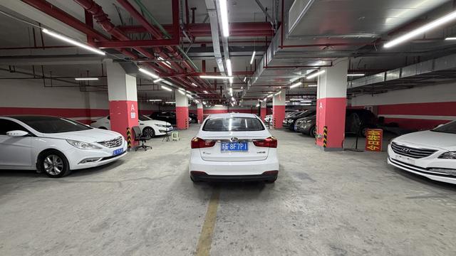 起亚 起亚K3新能源 2015 汽车图片 #10